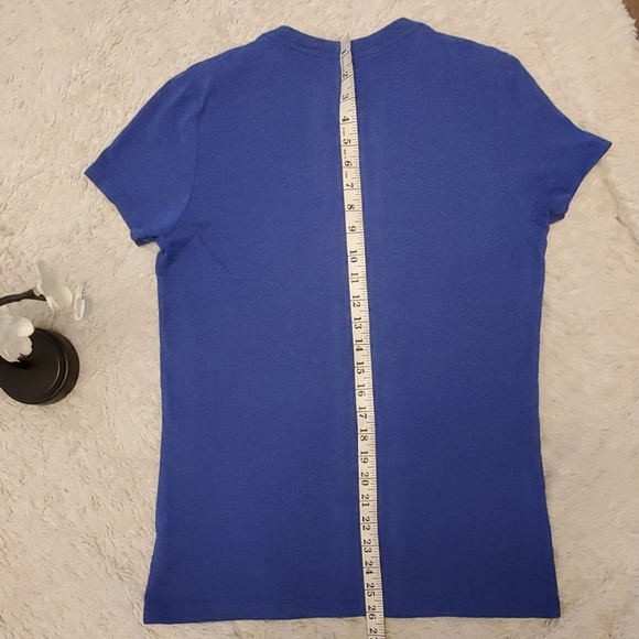 The North Face Logo v-neck Tshirt - Picture 5 of 7